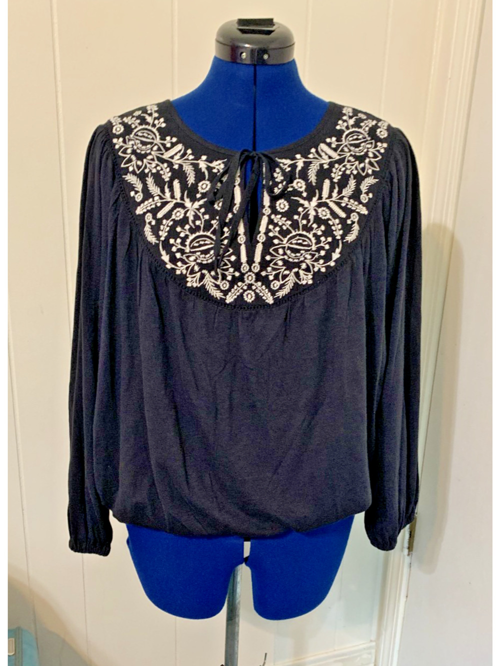 Lucky Brand Women's 100 % Cotton Peasant Top XL Embroidered Boho Black NWOT